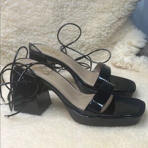 Black Patent Leather Chunky Heel Sandals with Leg Laces 8.5